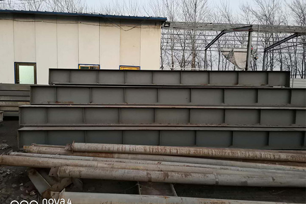 出售300*150直条6米长，150根，450*200直条6米，全新框架楼的平台梁